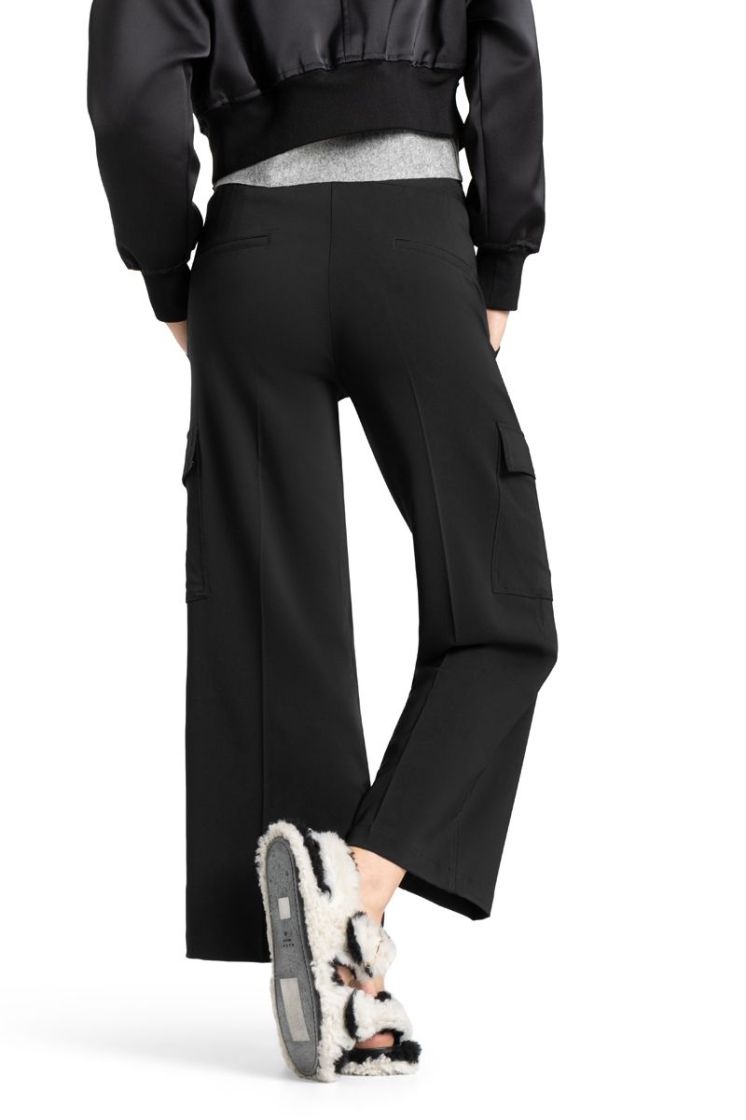  099 BLACK
