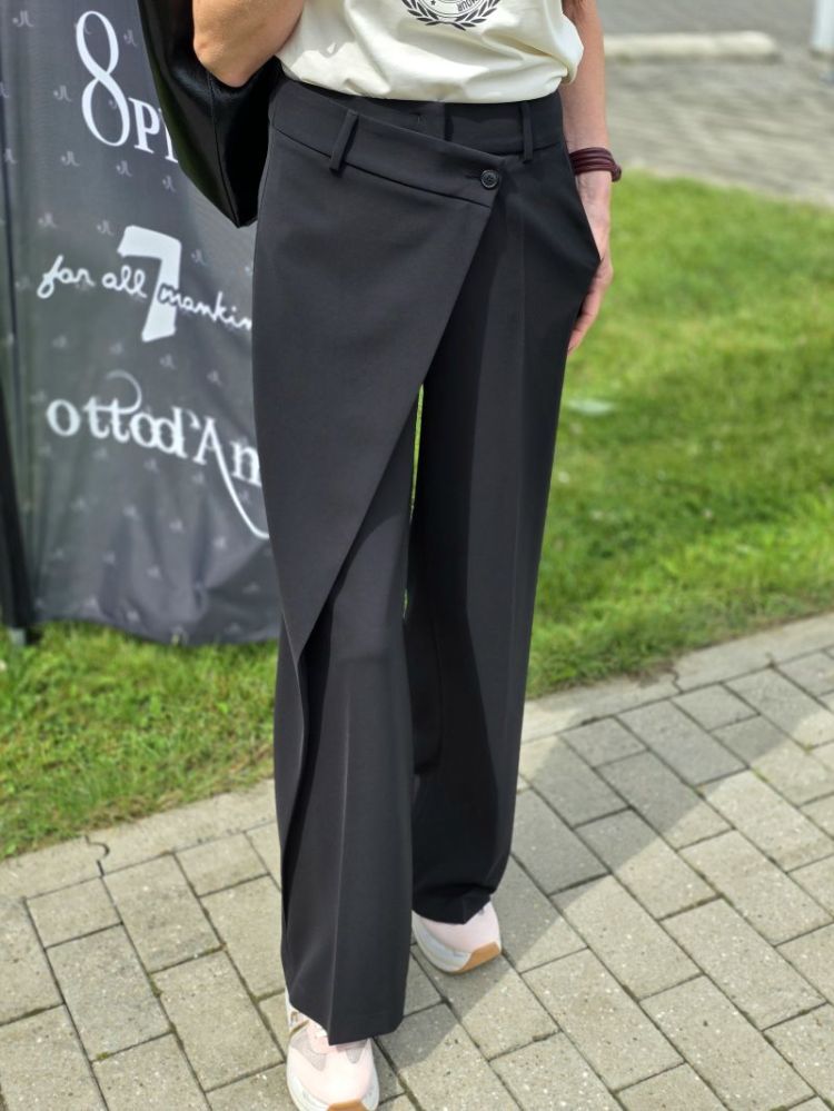  099 BLACK